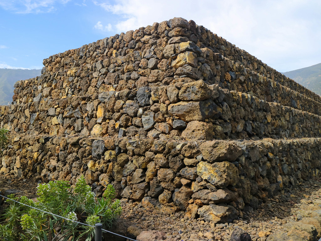 33323175115_a40e9163f8_b