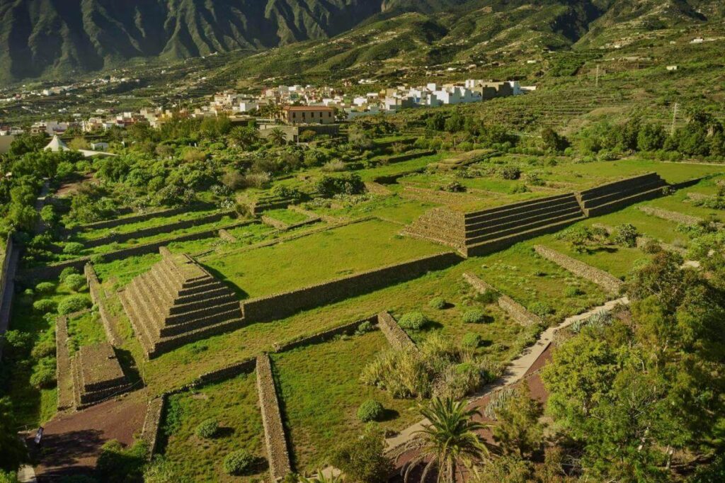 Pira╠Бmides de Gu╠Иi╠Бmar14